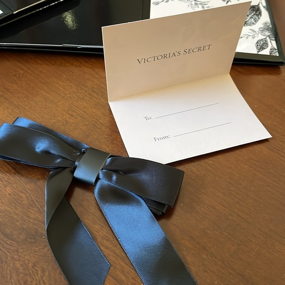 New Victorias Secret Limited Edition Floral Gift Box Large Size 12x12 - Picture 4 of 6